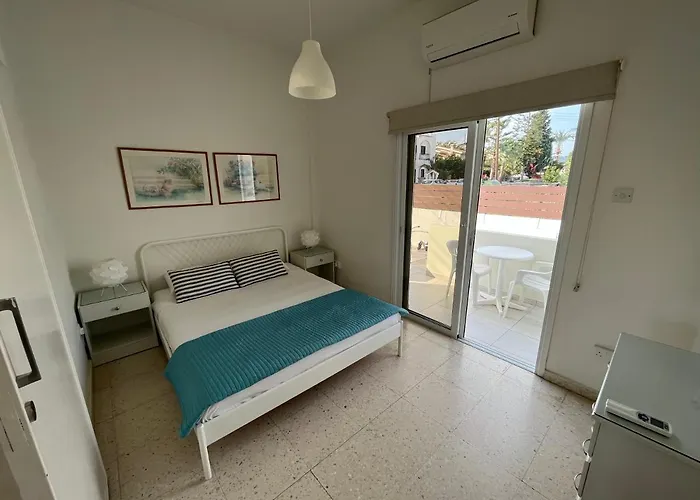 Themis Ларнака